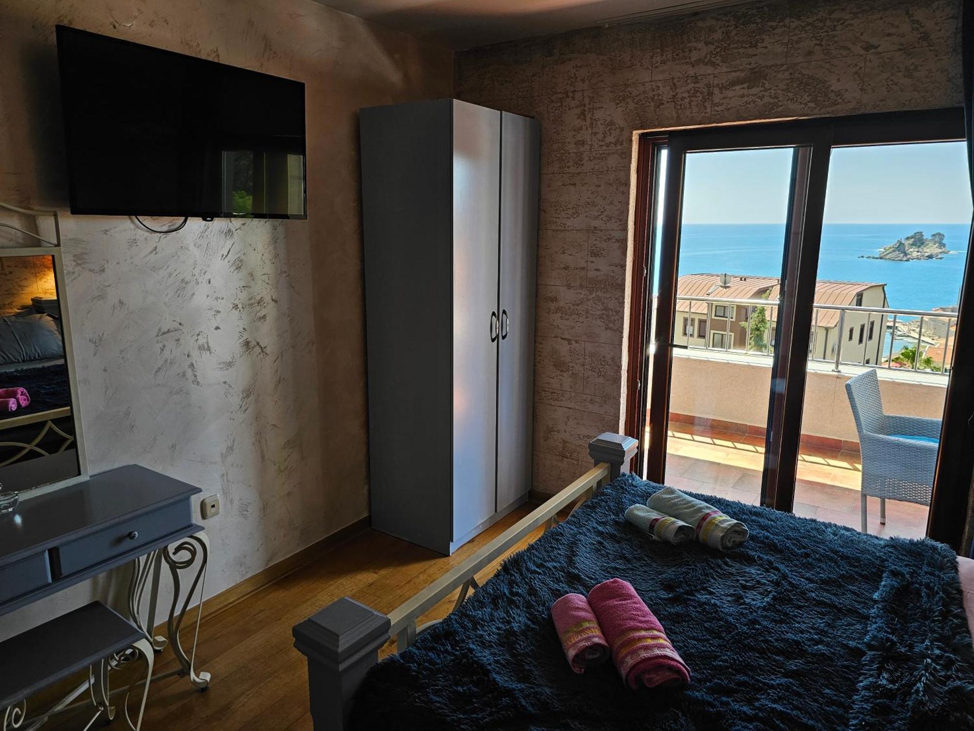 Medin Apartments Bluvista Petrovac Luaran gambar