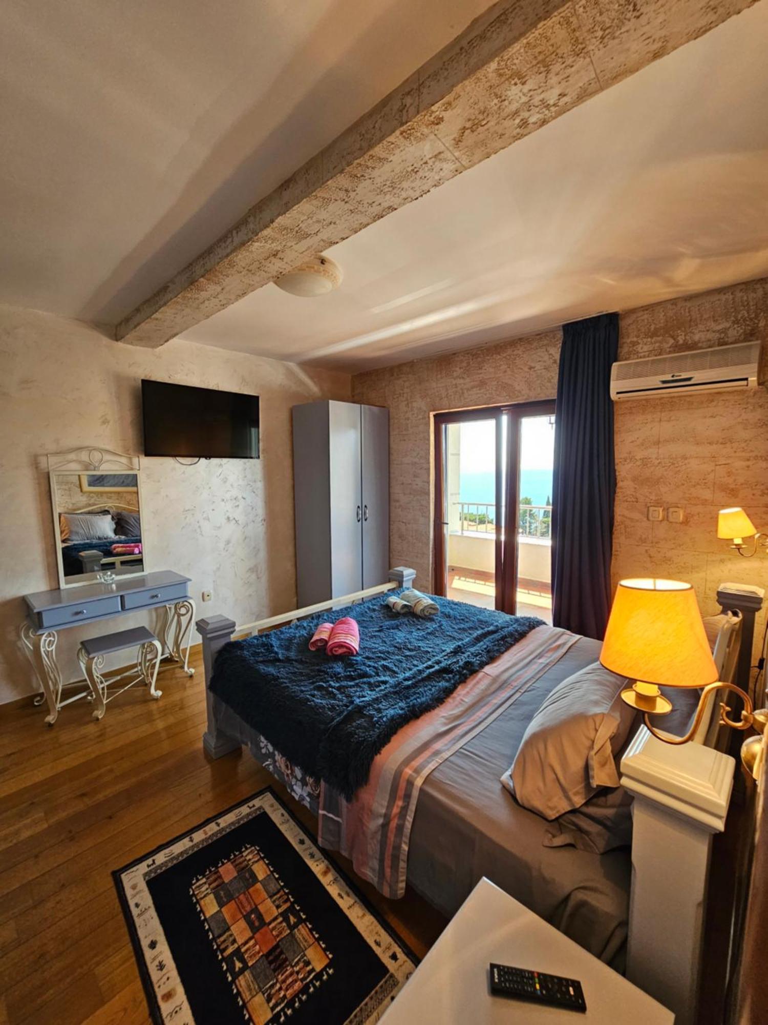 Medin Apartments Bluvista Petrovac Luaran gambar