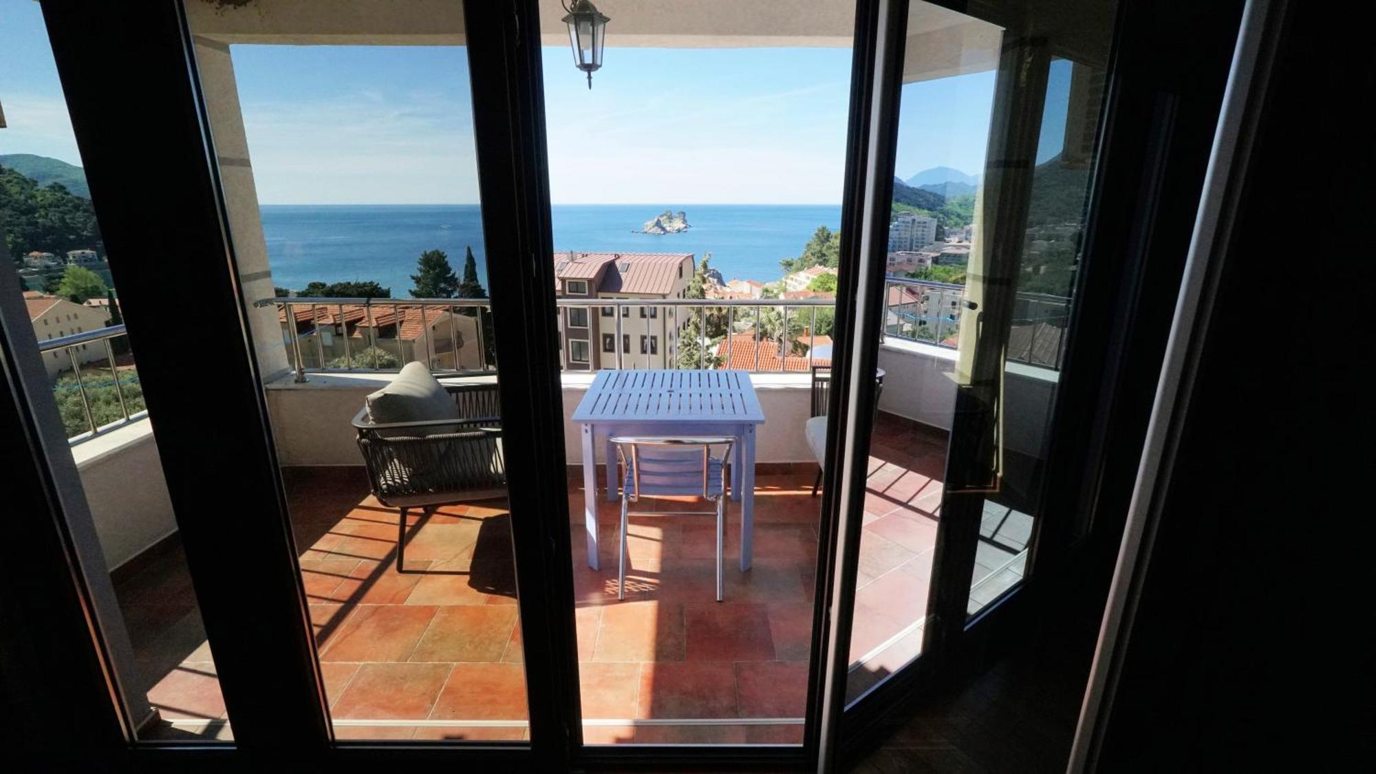 Medin Apartments Bluvista Petrovac Luaran gambar