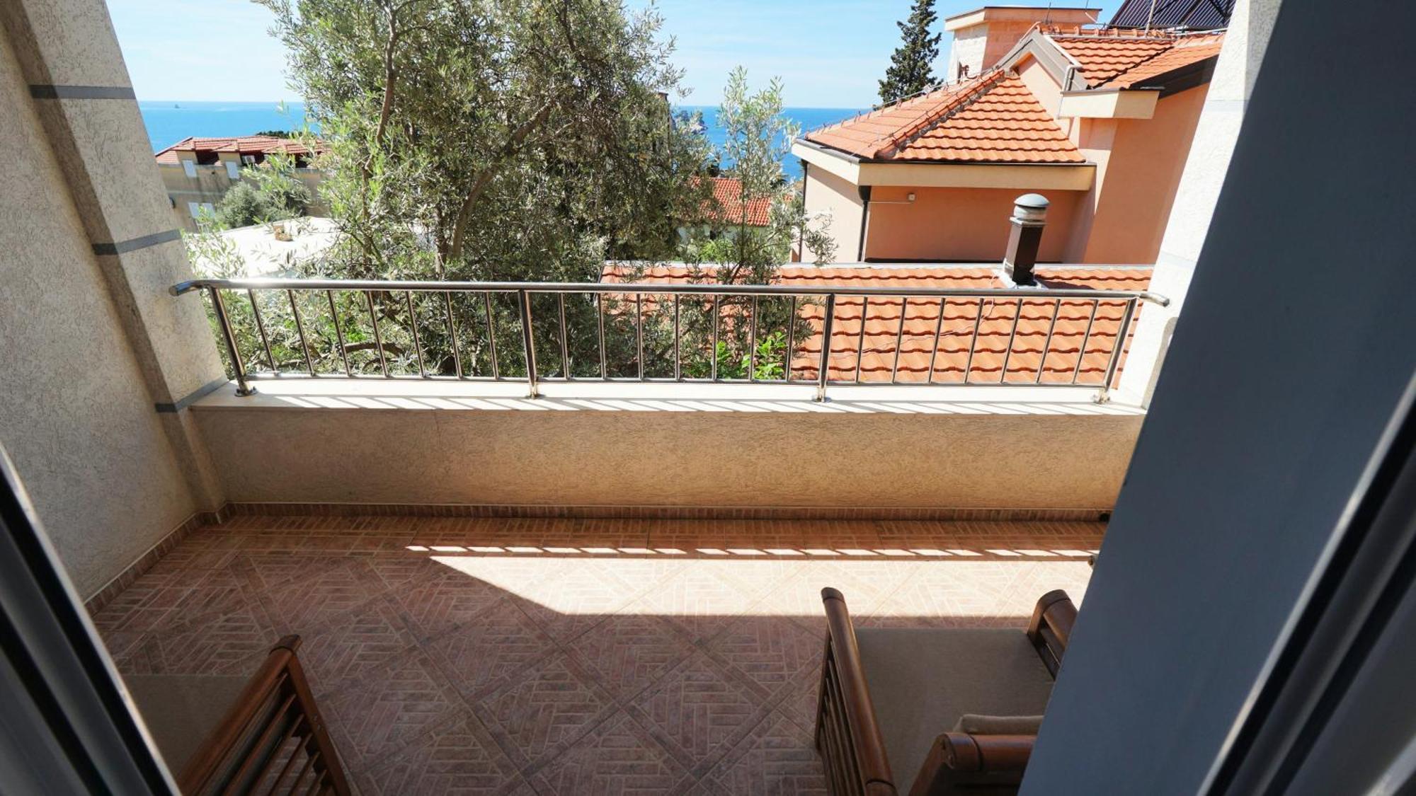 Medin Apartments Bluvista Petrovac Luaran gambar